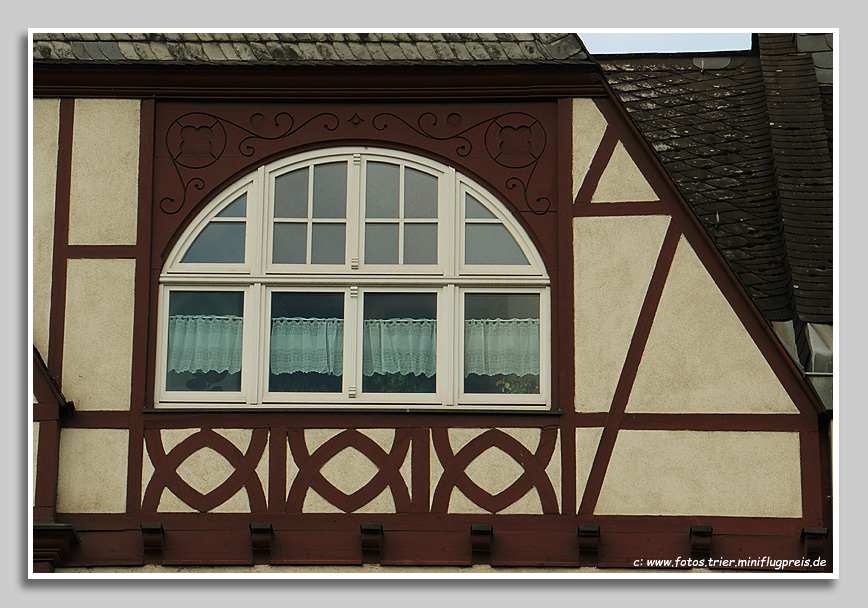 Trier-Pallien-Fenster in der Kölner Straße